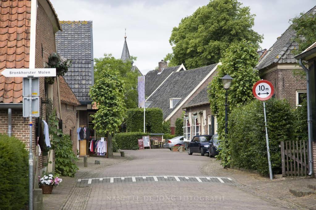 Hotel Herberg De Gouden Leeuw Bronkhorst Exterior foto