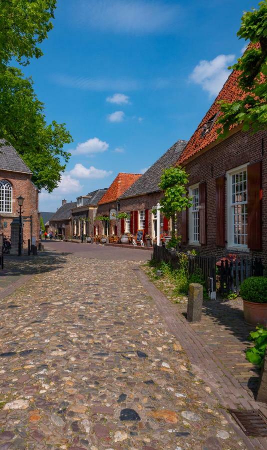 Hotel Herberg De Gouden Leeuw Bronkhorst Exterior foto